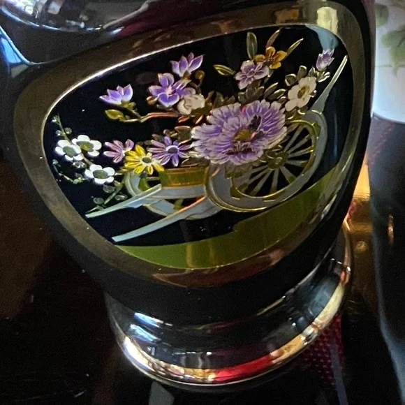 2 Ceramic Vases Between8-10”Used Condition w/24kt Art/Chokin-Beautiful/Different - Picture 15 of 16